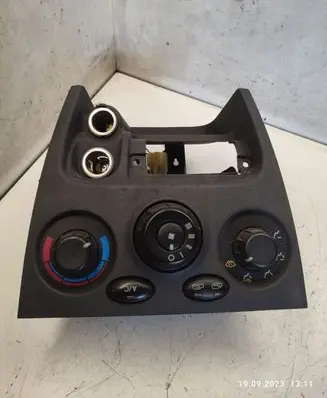 Hyundai Santa Fe Climate control unit 9725026XXX