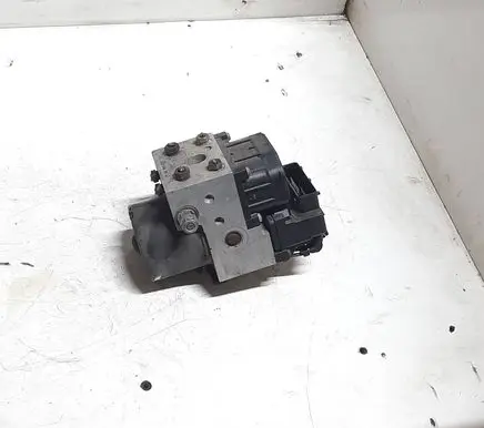 Volkswagen PASSAT B5 ABS Pump 8E0614111AD