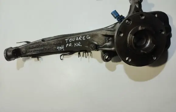 Volkswagen Touareg I Front wheel hub spindle knuckle 7L0407257A