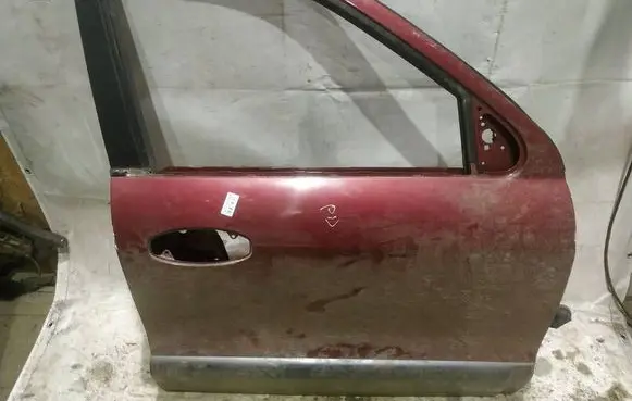 Hyundai Santa Fe Front door RAUDONOS