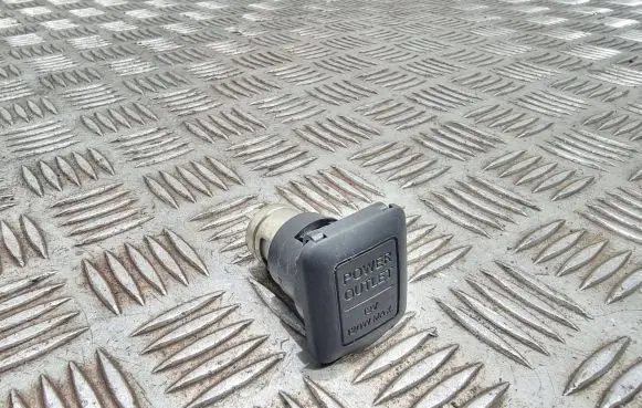 Honda CR-V 12 V Socket (rear) 