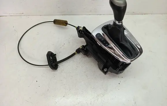 Chevrolet Malibu Gear shifter/selector 20903975
