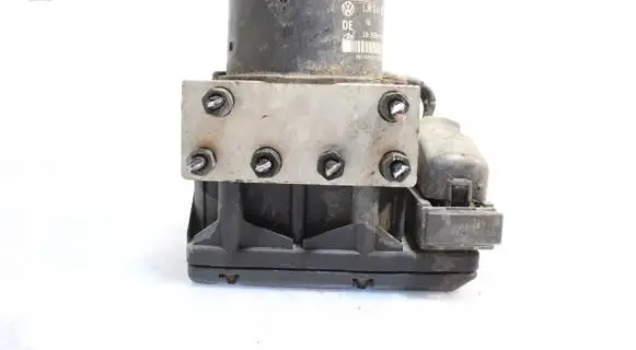 Volkswagen Golf IV ABS Pump