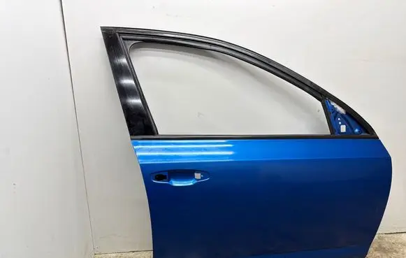 Skoda Octavia Mk3 (5E) Front door 