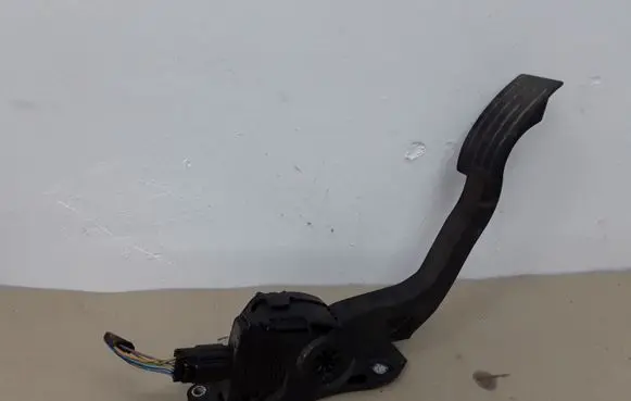 Ford C-MAX II Accelerator throttle pedal 6PV01036834 6PV010368 AV619F836AB