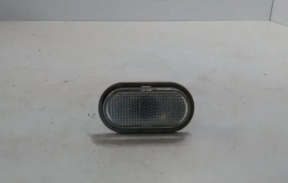 Renault Scenic I Front fender indicator light 7700847333