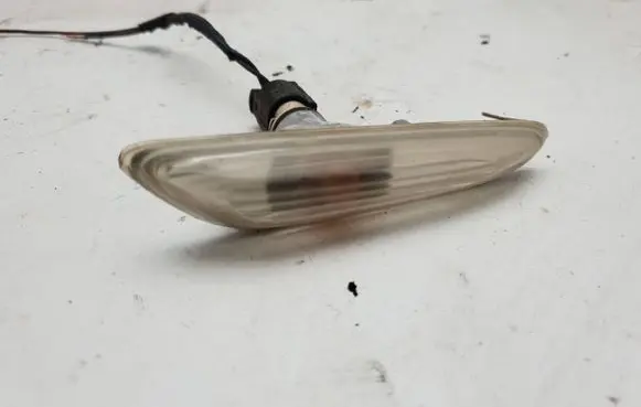 BMW 7 E65 E66 Front fender indicator light 000372