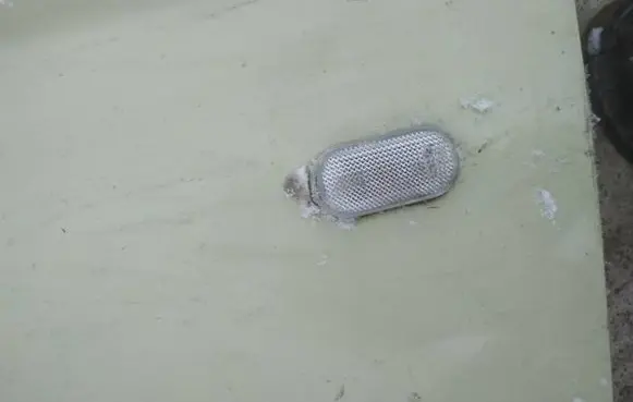 Nissan Micra Front fender indicator light