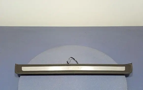Foot area side trim