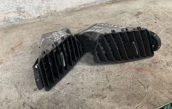 Opel Insignia A Dashboard side air vent grill/cover trim