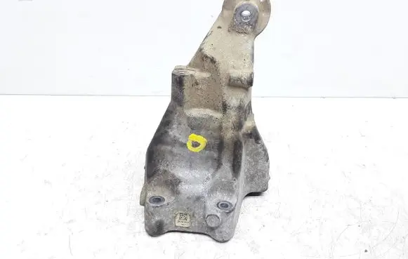 Mercedes-Benz C W204 Engine mounting bracket A6512233504
