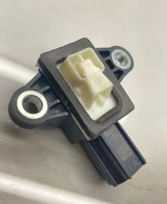 Hyundai Santa Fe Airbag deployment crash/impact sensor 959202W050 07262012 42123082