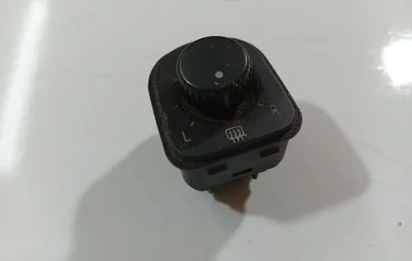 Volkswagen Golf V Wing mirror switch 1K0959565A