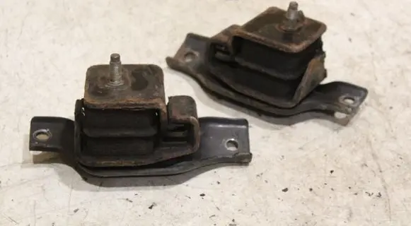 Subaru Forester SH Engine mount bracket