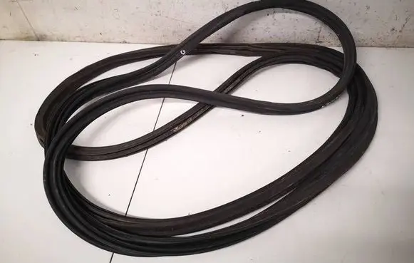 Nissan e-NV200 Rubber seal rear door 