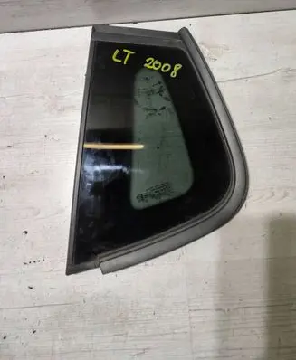Peugeot 2008 I Rear vent window glass L260B
