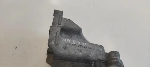 Mercedes-Benz E W211 Engine mounting bracket A6132230404