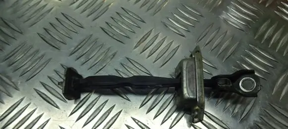 Nissan Qashqai Front door check strap stopper