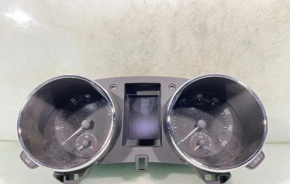 Skoda Yeti (5L) Speedometer (instrument cluster) A2c83465100