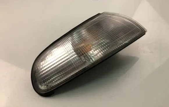 Mazda 626 Front indicator light 21061612