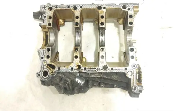 Audi Q7 4L Crankshaft Holder 06E103032