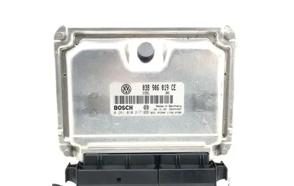Volkswagen PASSAT B5 Engine control unit/module ECU 