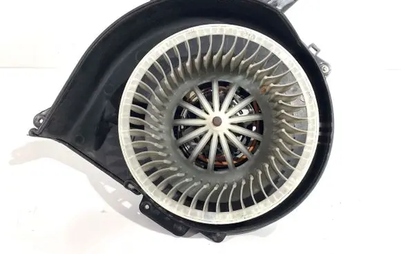 Volkswagen Polo IV 9N3 Heater fan/blower 8EW009157