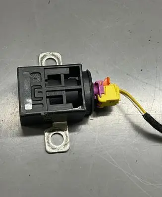 Audi Q7 4L Battery relay fuse 4F0915519 120385