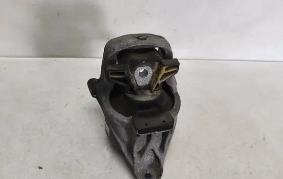 Audi A5 Engine mount bracket 8W0199372CD