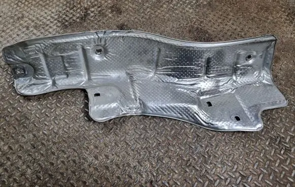 Jeep Grand Cherokee Exhaust heat shield 68069895AE