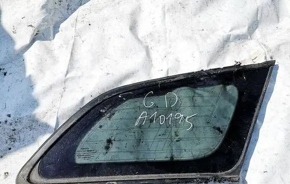 Toyota Avensis T270 Rear side window as3