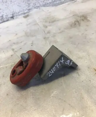 Audi Q3 F3 Muffler mount bracket/holder 5q0253144