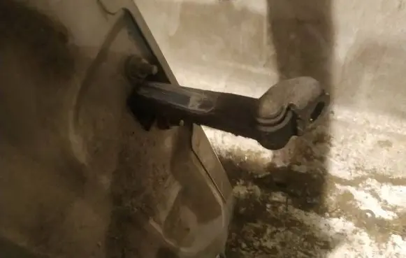 Opel Zafira B Rear door check strap stopper
