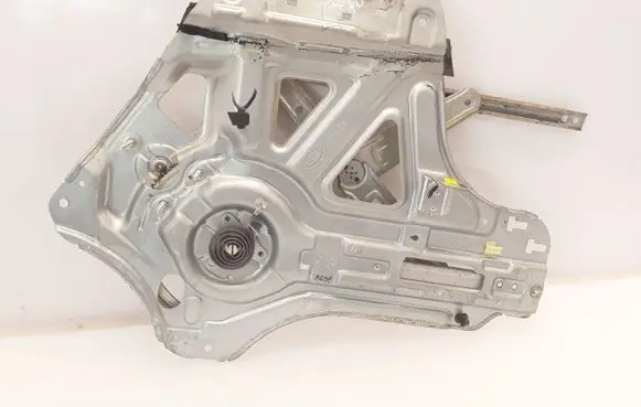 KIA Carnival Front window lifting mechanism without motor