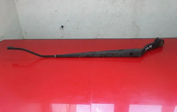 KIA Sorento Front wiper blade arm E9644