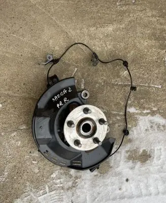 Mazda 2 Front wheel hub 8H22