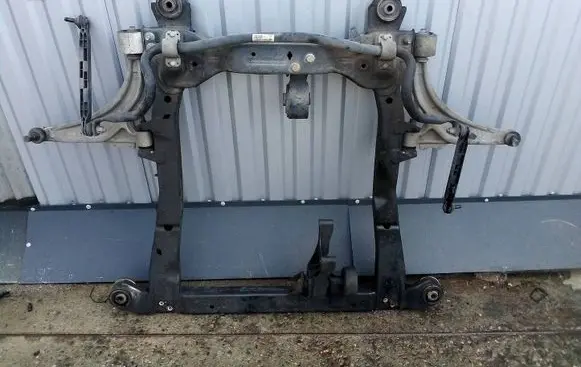Opel Astra J Front subframe 13327070