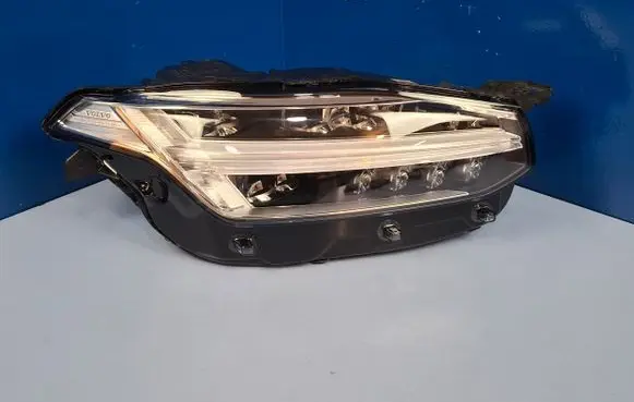 Volvo XC90 Headlight/headlamp 31655159 89914590