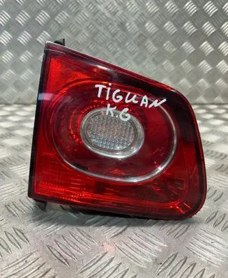 Volkswagen Tiguan Tailgate rear/tail lights 5N0945093C