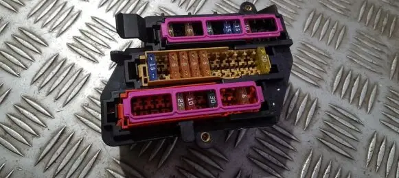 Audi A6 S6 C6 4F Fuse box set 4f2971845a