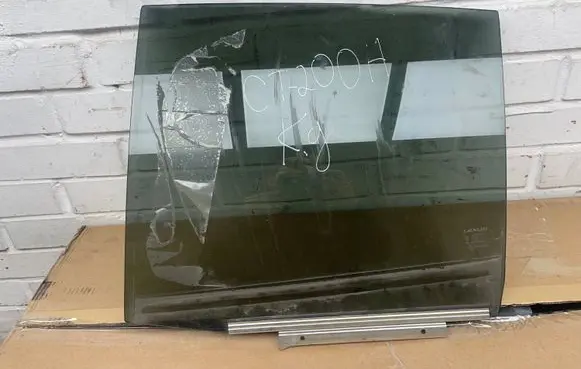 Lexus CT 200H Rear door window glass VE643R003021