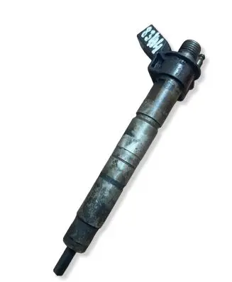 BMW 3 E90 E91 Fuel injector 7797877