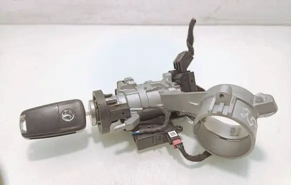 Opel Insignia A Ignition lock 22891499 33230810080
