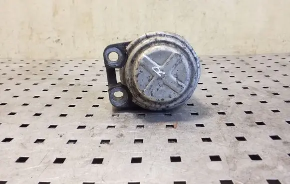 Ford Mondeo MK IV Engine mount bracket