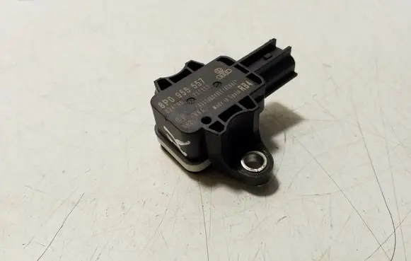 Audi TT TTS Mk2 Airbag deployment crash/impact sensor 8P0955557