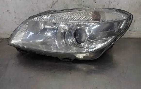Skoda Fabia Mk2 (5J) Headlight/headlamp