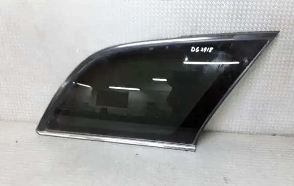 Toyota Avensis T250 Rear side window