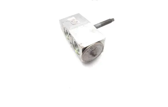 Opel Ampera Air conditioning (A/C) expansion valve 25965590