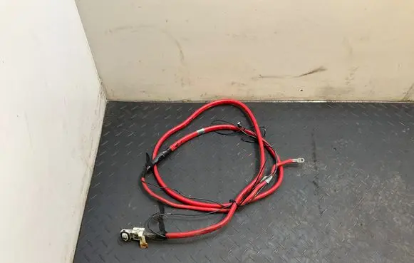 BMW 5 E60 E61 Positive cable (battery) 6927705 6172521 EE923T