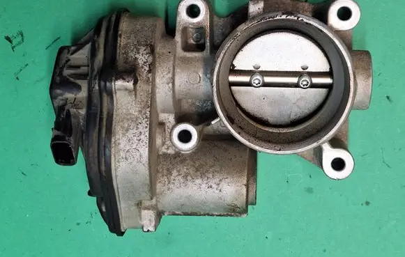 Ford Mondeo MK IV Throttle valve